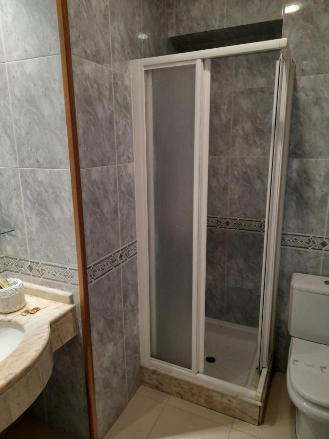 Hotel Os Carballos Sigueiro Luaran gambar
