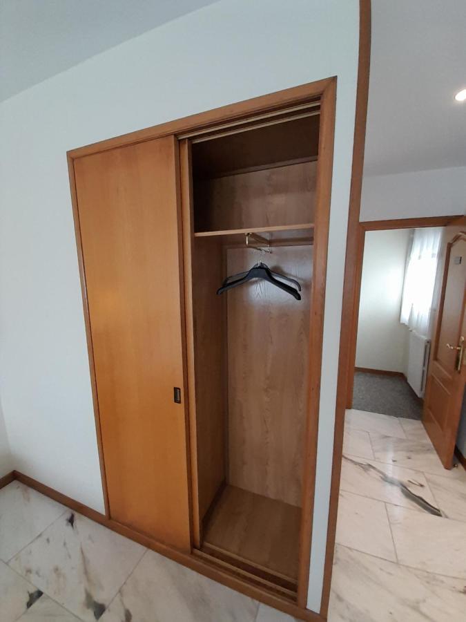 Hotel Os Carballos Sigueiro Luaran gambar