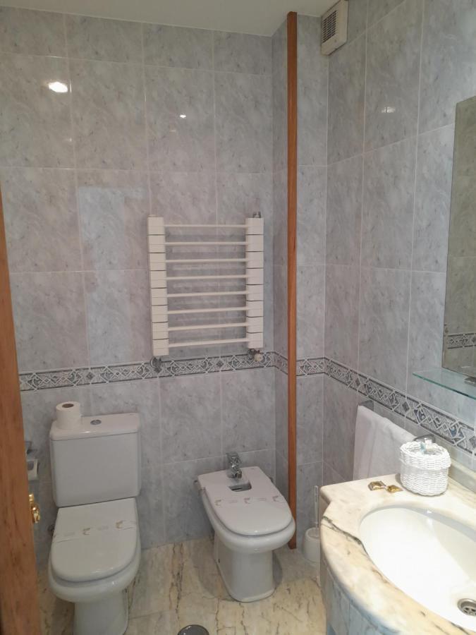 Hotel Os Carballos Sigueiro Luaran gambar