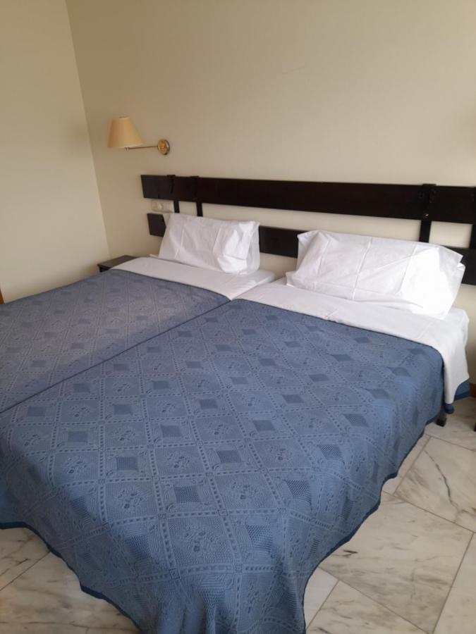 Hotel Os Carballos Sigueiro Luaran gambar
