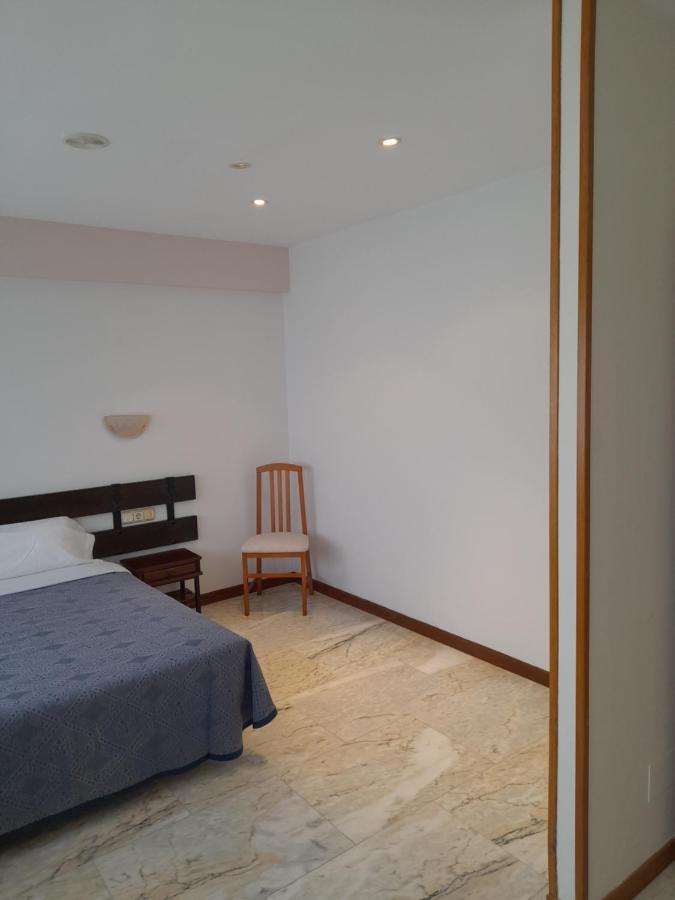 Hotel Os Carballos Sigueiro Luaran gambar