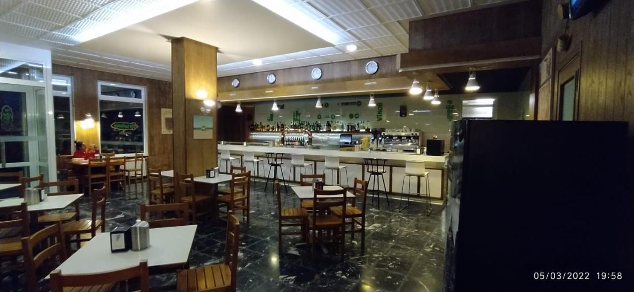 Hotel Os Carballos Sigueiro Luaran gambar